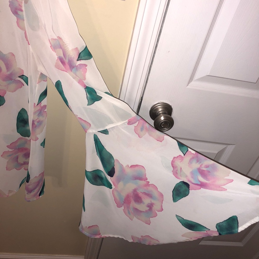 Sheer floral print blouse - Picture 2 of 3